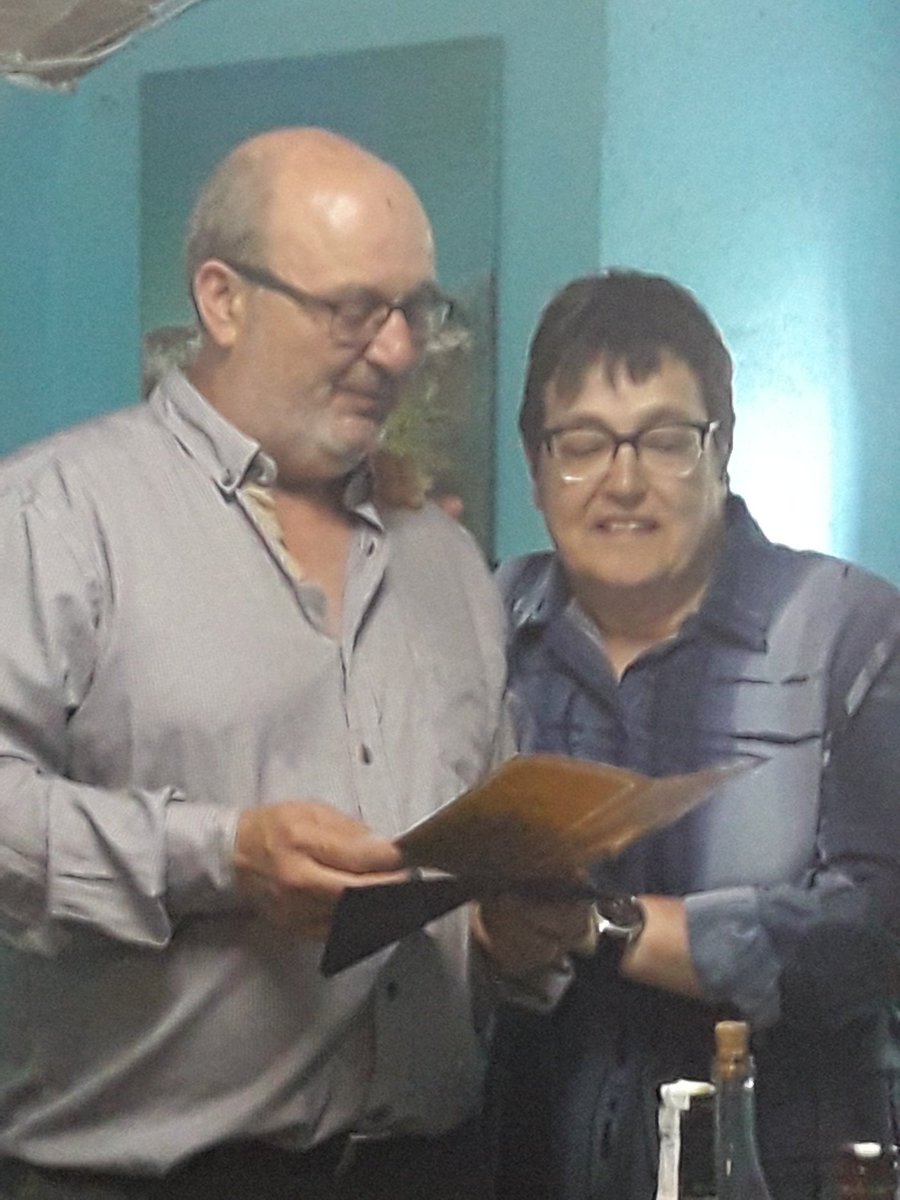 santivc60's tweet photo. Dinar a #CalAvia #cargols i #brasa per celebrar els 60 anys d' un amic @rfreixasb Per molts anys Ramón i @sfortia ! Un orgull ser-hi! 60+si https://t.co/tNEY4r9tP3