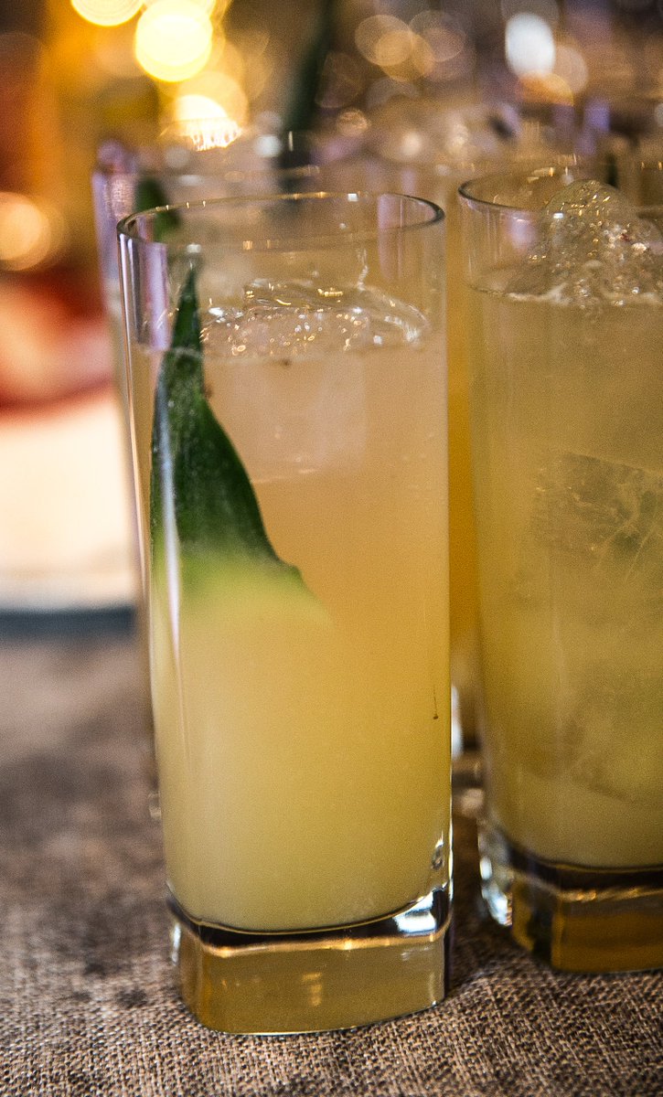 Bring on the warm weather and the cold cocktails. 🍹
#yyc #yycdrinks #summer #cocktails #sundayfunday #sunsoutgunsout #yycliving #yycnow #yycsummer #yyclife #yycity