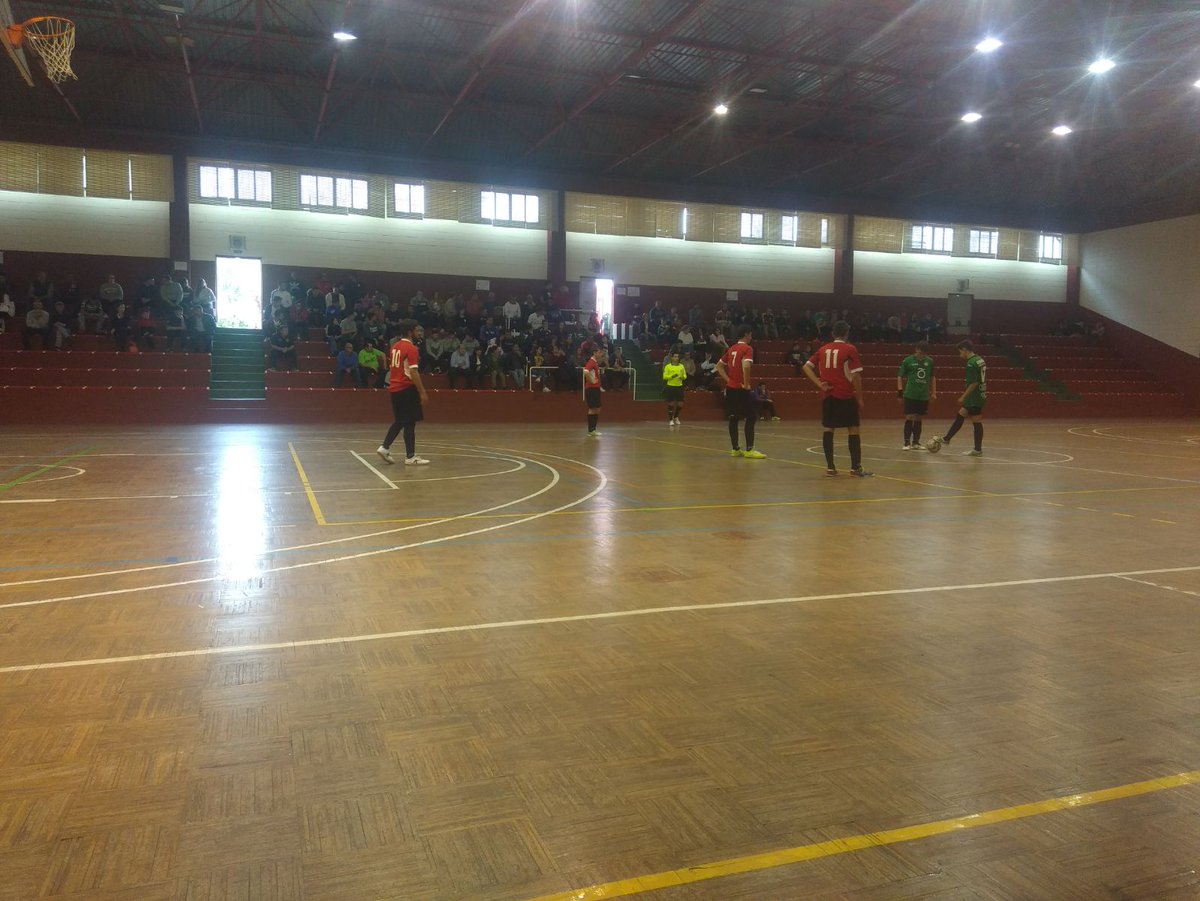 ▶️Nueva victoria ayer del equipo en el partido de ida de los cuartos de play offs! 💪🏽
Nuestros chavales se impusieron por 1️⃣➖4️⃣ frente a Jerez!
Muy buen partido de todo el equipo! A preparar la vuelta con ganas💨
GOLES:
<a href="/DavidBarroso10/">David ©</a> ⚽⚽
<a href="/Pedro_Garcia_24/">Pedro Garcia</a> ⚽
#Mele ⚽