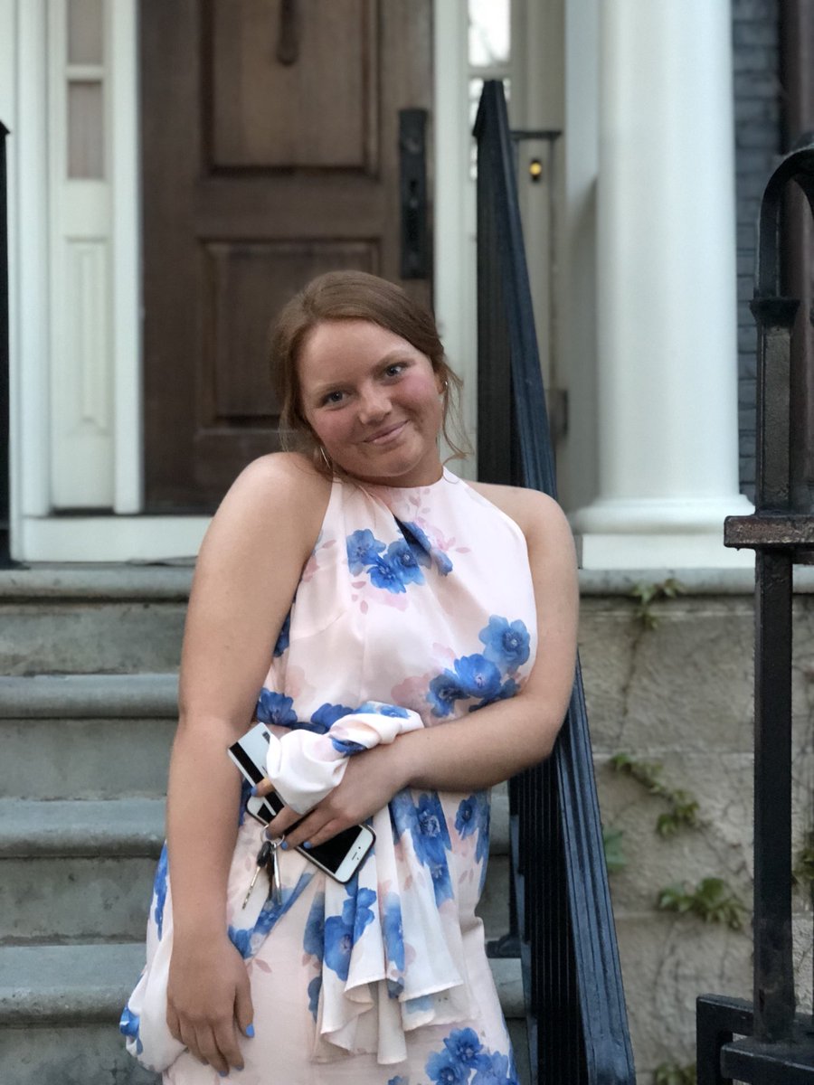 roryellizabeth's tweet photo. I was told I wasn’t pretty enough to go/have a date to my junior year prom. With full offense, I looked amazing.. https://t.co/tYNJTFfs07