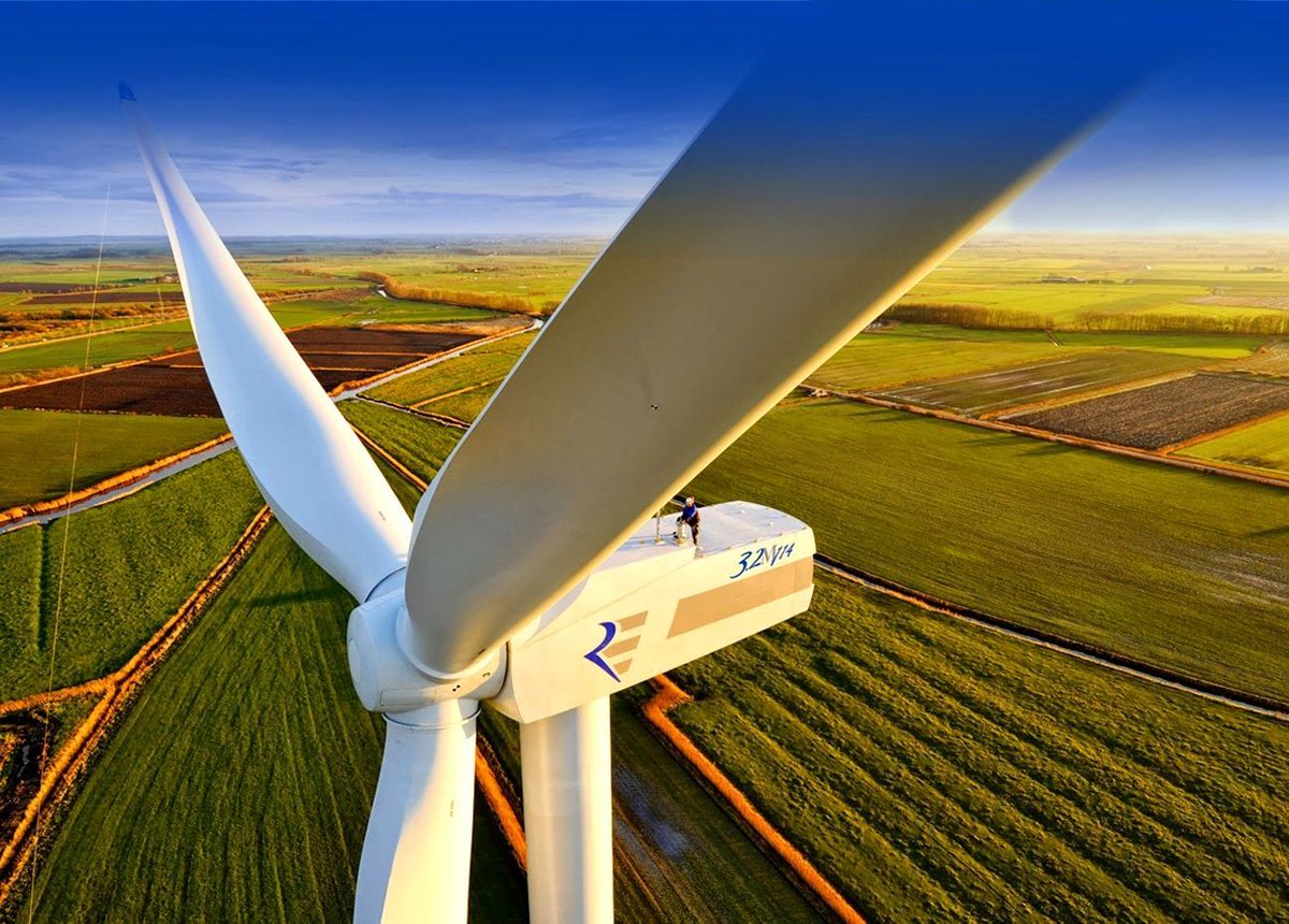MikeHudema's tweet photo. POW! Portugal generated 100% of its energy from #renewable sources in March: https://t.co/Dn0EvGxwuT

We want panels not pipelines. 

#ActOnClimate #cdnpoli #bcpoli #NoKXL #StopKM #RenewableEnergy https://t.co/EbLJBAyxK2