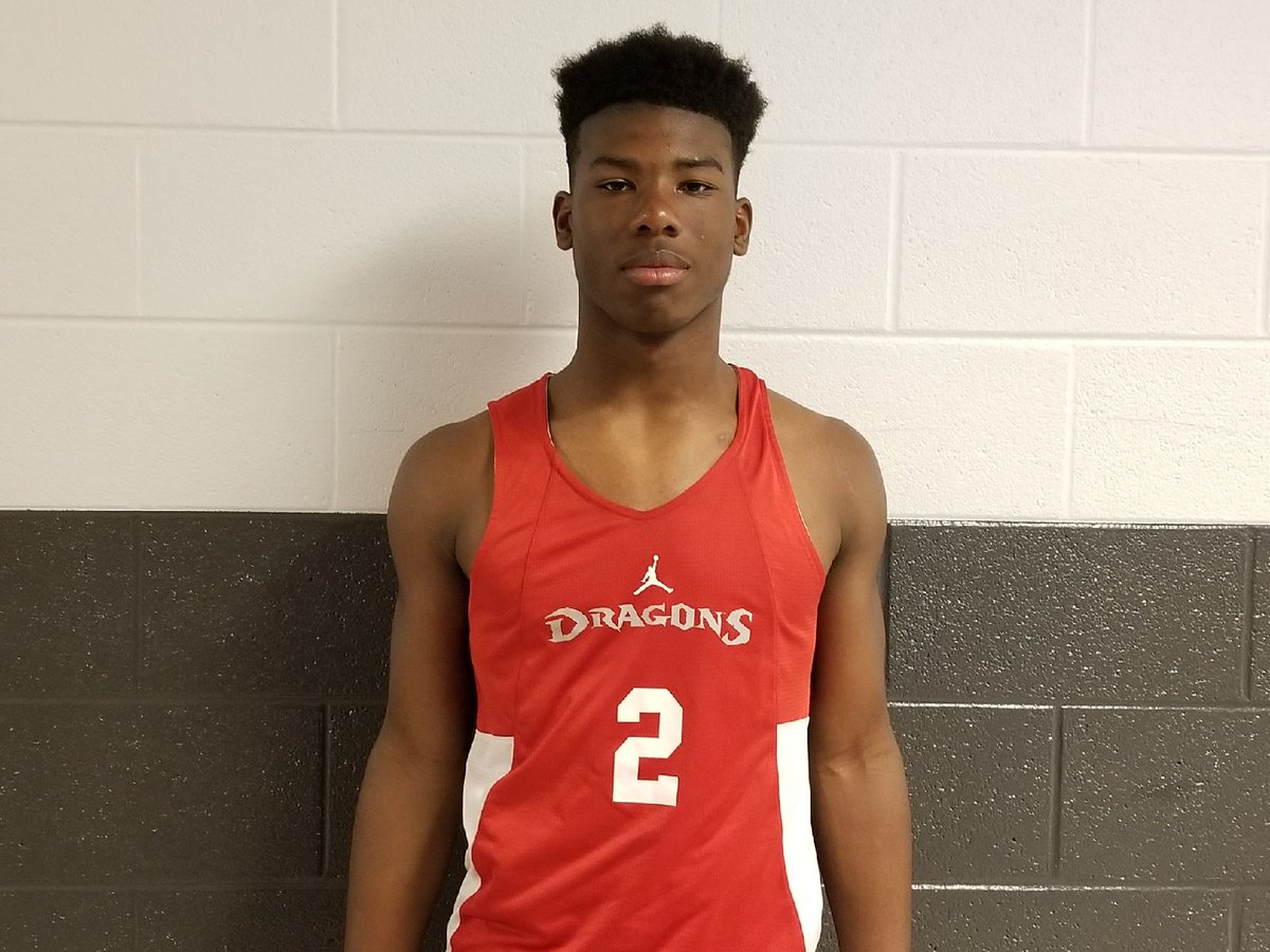 teamsynergy_qc's tweet photo. Charlotte Dragons 2021/ Ardrey Kell Kaci Seegars was big in semifinal victory at On The Rader Live Sweet 16 Session II w/12rebs &amp; 13pts. #2double @OntheRadarHoops https://t.co/gSnCNCS0J3