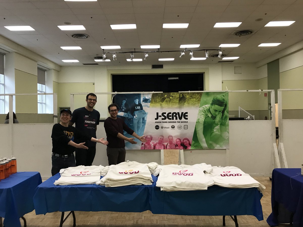 BBGNsiah's tweet photo. Getting ready for #Jserve2018 with Eastern Canada Region. We can’t wait to host 70+ teens. Montréal, we’re ready for you!! https://t.co/8WkY8dN9oi
