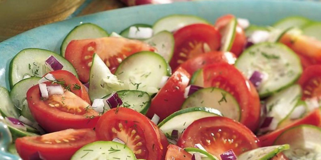 Never Eat Cucumbers And Tomatoes Together Again! #health #Healthy #healthybeauty #healthylivings dailynews24h.net/never-eat-cucu…