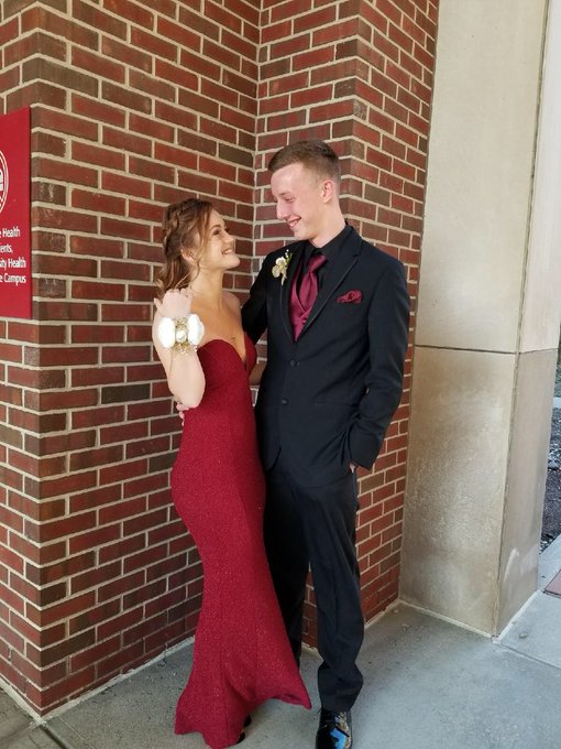 just some prom and birthday pics from yesterday💕 https://t.co/fgYZMc151W