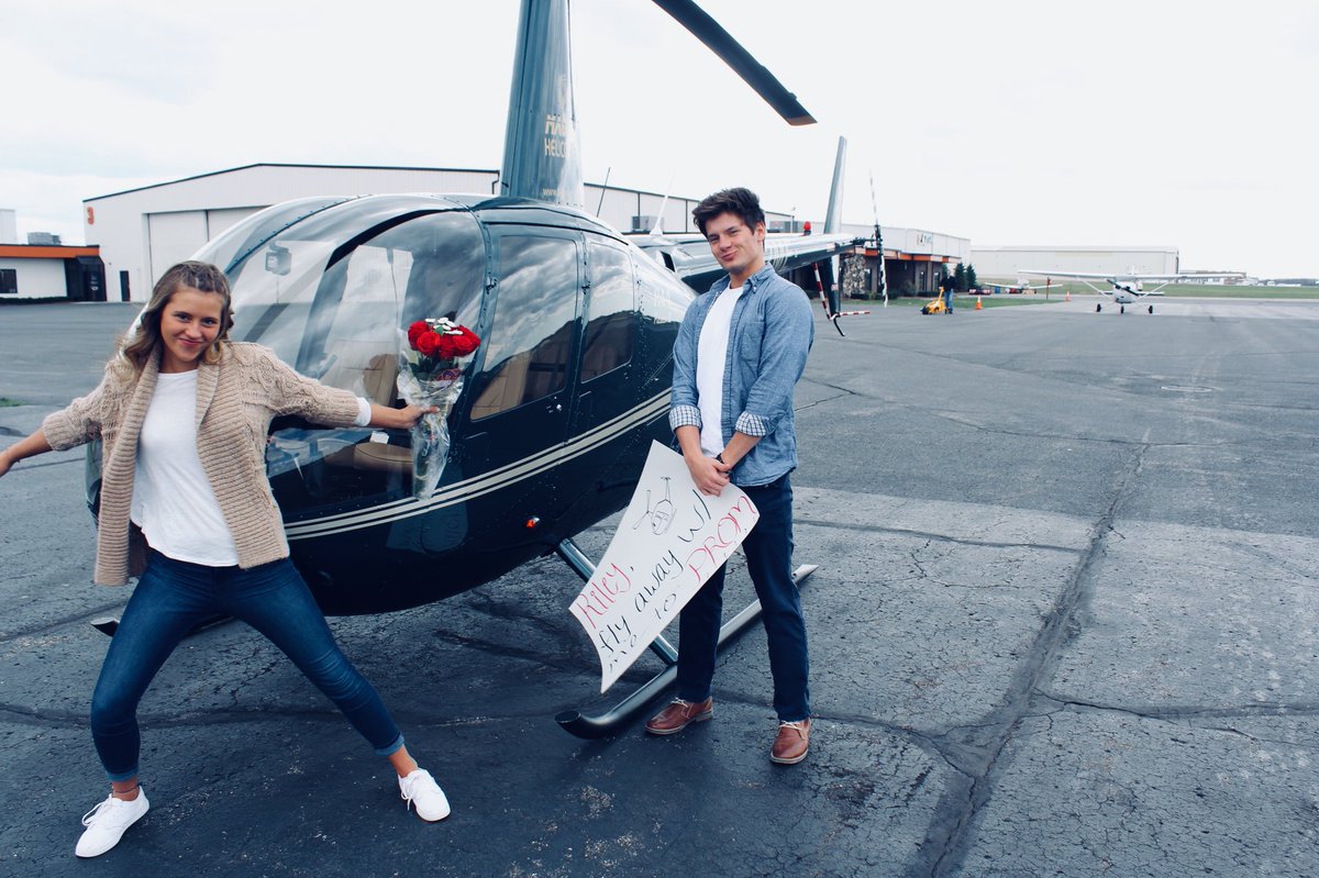 rileyrobinso10's tweet photo. Wouldn’t want to fly to prom with anyone else❤️ @batchhofcookies https://t.co/sWszxHEBgx