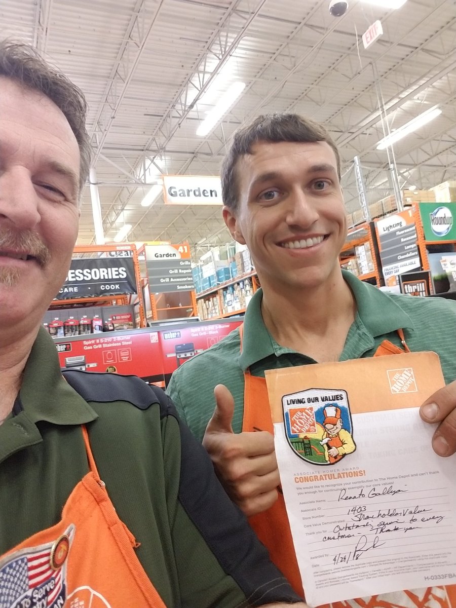 ranorris29's tweet photo. This guy was caught!  Providing outstanding service levels to every customer he helps!  Thanks Renato, for everything you do. https://t.co/Cz01llODrH
