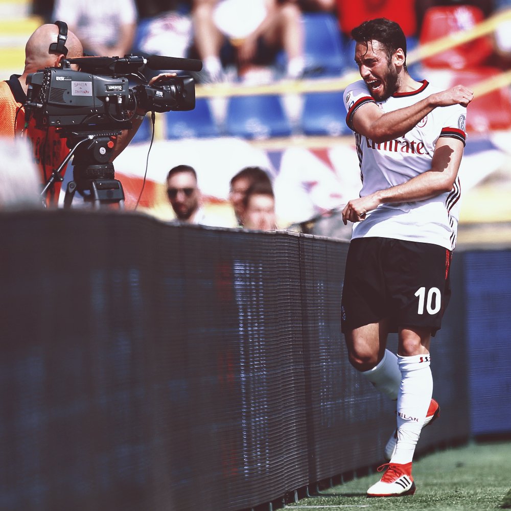 deztramilan's tweet photo. #BolognaMilan https://t.co/QbjhKUIm69