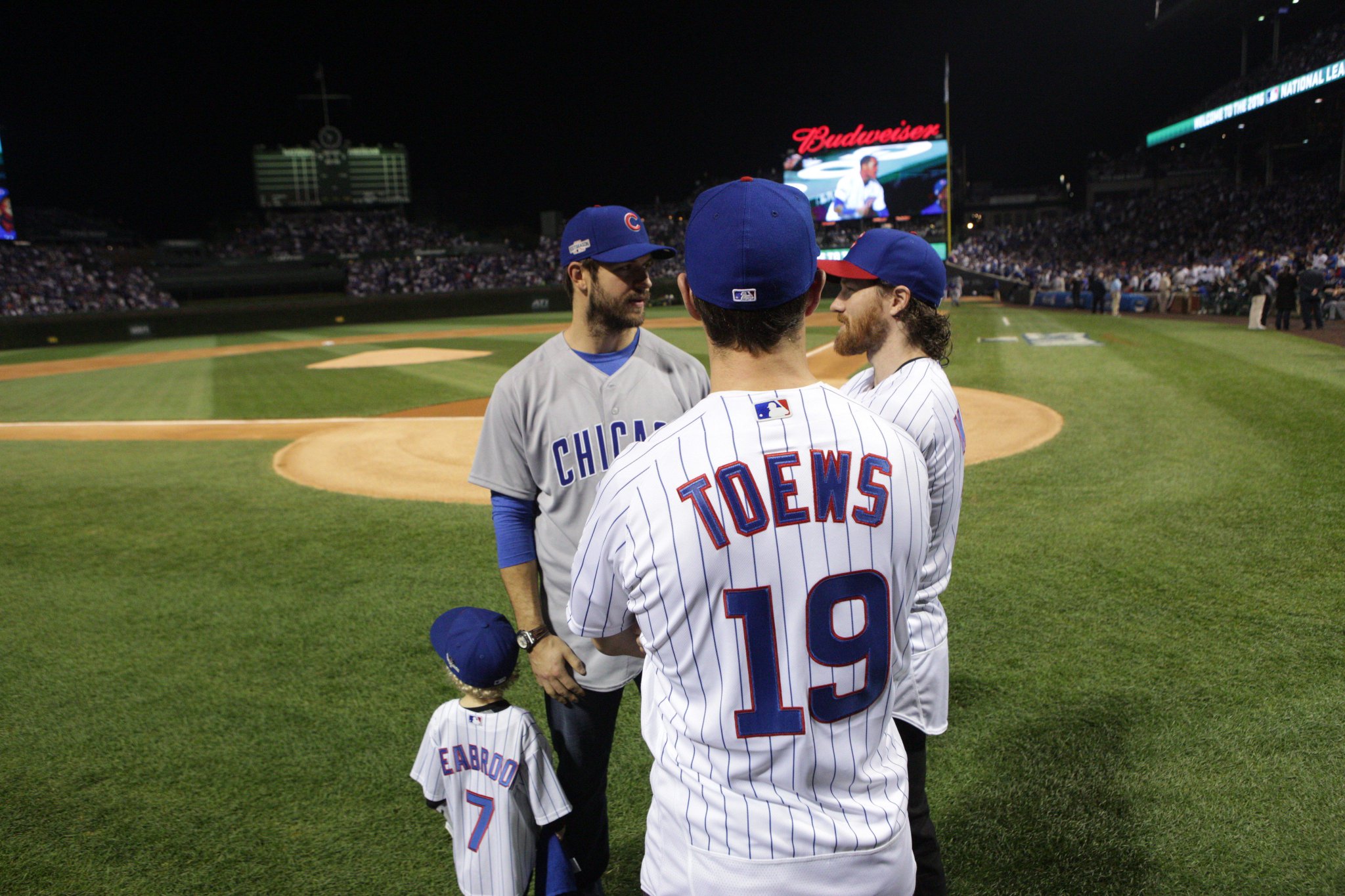 Happy Birthday to the Captain, Jonathan Toews! Hope to see you back at the Friendly Confines soon! 