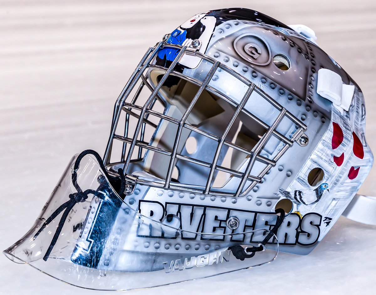 _thedailysass's tweet photo. Some signature @matthewraney shots of my new mask than fans contributed to🔥🔥🔥#sassmask #staysassy #watertower #fdny #rivets #len #rosie #pigeon #fireescape #greenpoint https://t.co/PHRuBW2kqe
