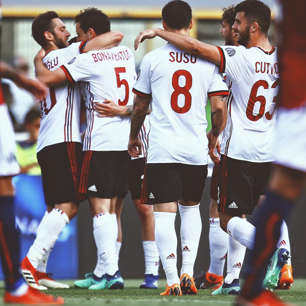 deztramilan's tweet photo. #BolognaMilan https://t.co/QbjhKUIm69