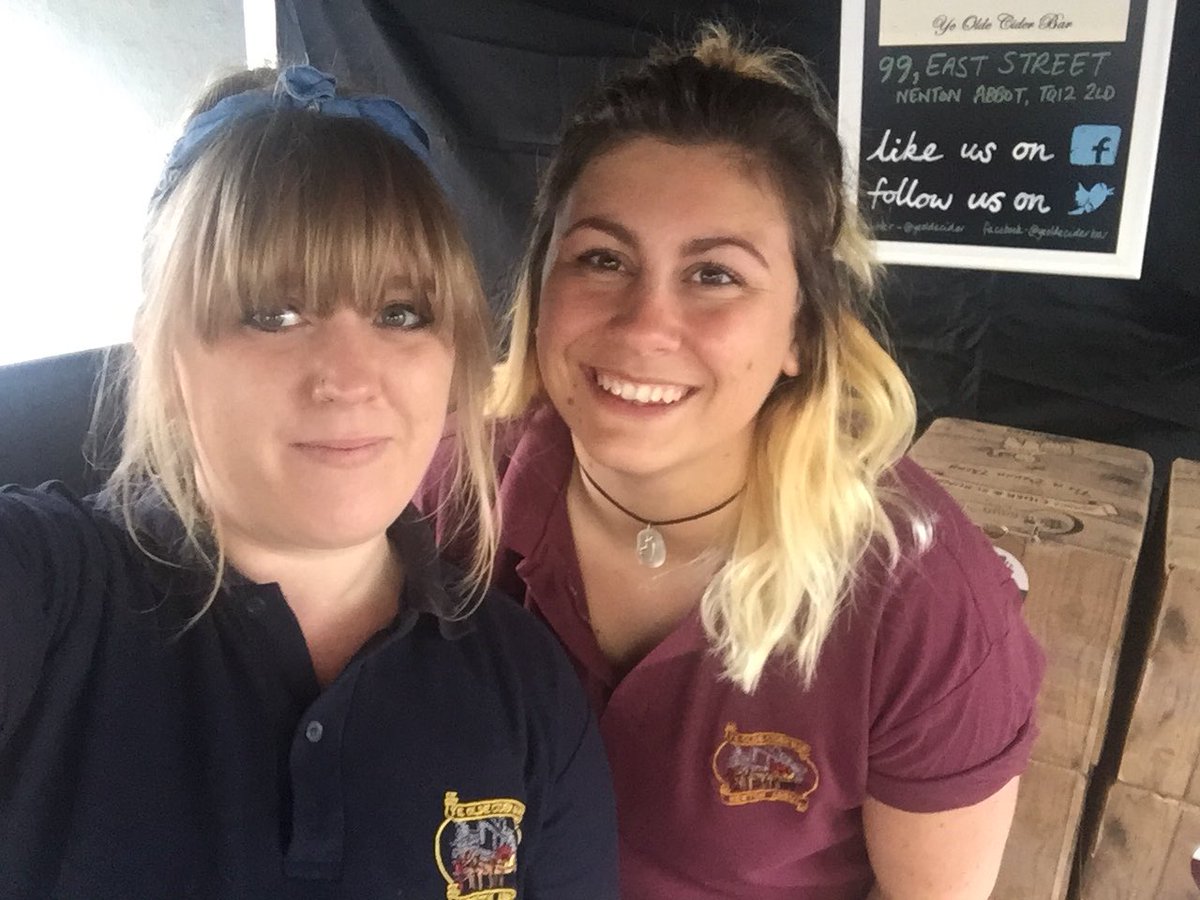 YeOldeCider's tweet photo. @GreenManFestival Bovey Tracey with @YeOldeCider pop up bar https://t.co/PIlJPtgA9n