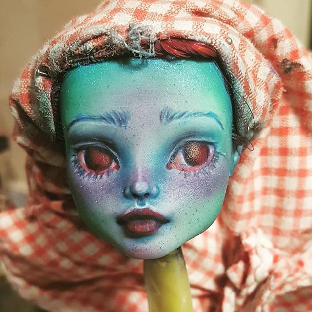 ChesshireGryn's tweet photo. Progress of my current doll, based on a bottle of red wine! Not sure if I should add pupils or leave her eyes as-is.
.
#monsterhighcustom #mhdoll #monsterhigh #frankiestein #dolls #dollmods #newmonsterhigh #conceptart #conceptsketch #shiraz #customdolls โฆ https://t.co/2l57TkxxUM https://t.co/miYlCW0ApS