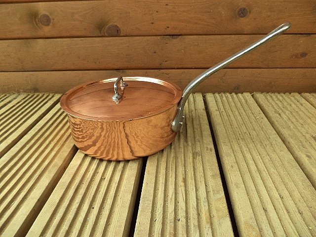 Frenchstore2's tweet photo. POSTING TO THE UK AND USA New to my #etsy shop: Copper Saute Pan with lid 2mm thick , https://t.co/YvAgQsHNIq #coppersautepan #copperfryingpan #frenchvintage #upcycled #eshopsUK #LancashireRT #followvintage #Etsysellsvintage CLICK PHOTO FOR LINK £44.99 https://t.co/X9bzseME8P