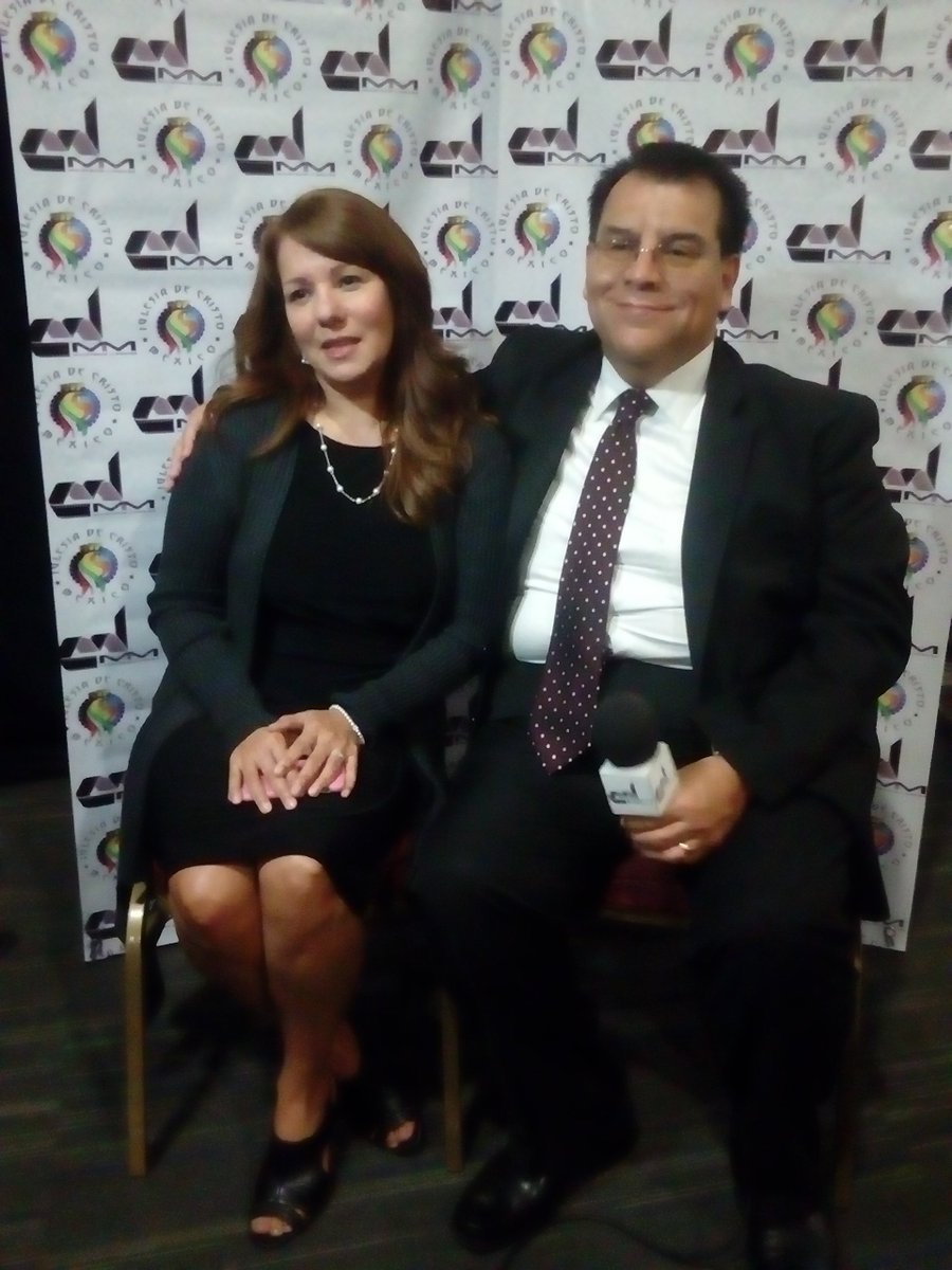 mediosicmar's tweet photo. Luis Méndez, anciano de la iglesia de San Diego, y su esposa Silvia. 
Para llegar al cielo sé abierto con tu vida, pide ayuda, confiesa pecado. Regresa a lo básico que enseña la Biblia.
#ICMAR #DiscipulosdeJesus #Biblia #Dios #Jesucristo https://t.co/vAWpU3s5eE