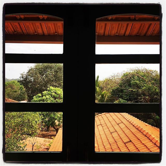 Unbelted's tweet image. A window doesn’t constrict you to a place, it rather shows you what you might have been missing. Follow @beyondlayovers for more.
.
.
.
#viewfromawindow #travelblog #traveler #travelwithakid #travelwithkids #goa #bradez #heritage #portuguese #laramarosa … ift.tt/2KnUxj1