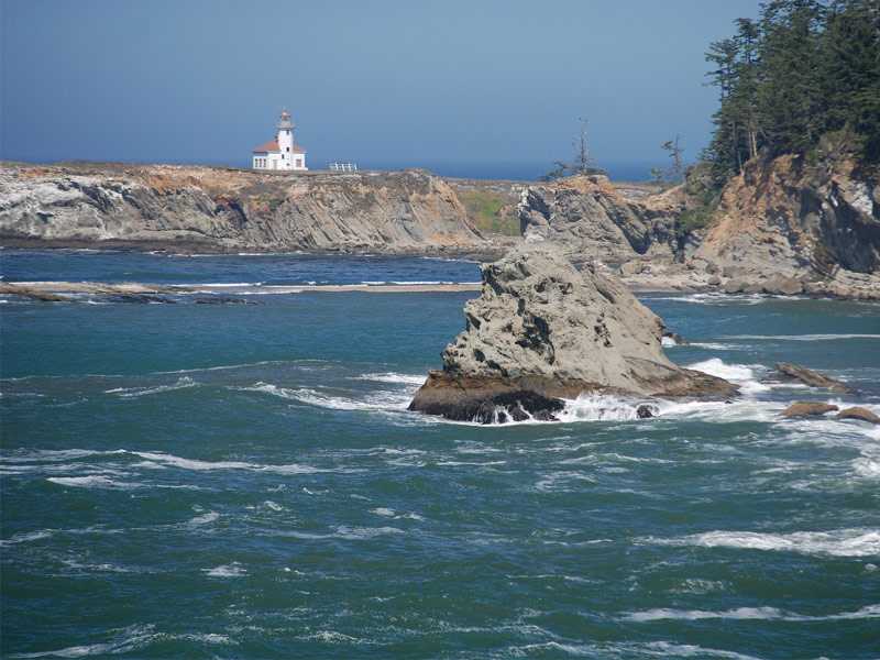 Beautiful Beach Towns to Visit along the Oregon Coast tripstodiscover.com/beautiful-beac…