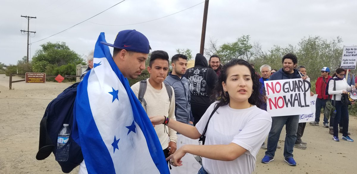 buell003's tweet photo. #RefugeesAreWelcomeHere from #BorderFieldStatePark & the #MarchWithoutBorders, #CentralAmericanCaravan 4/29/2018 #DemocracyWatchNews #mj https://t.co/Aek6X3RkmD