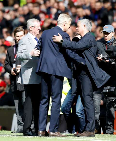 earadiofm's tweet photo. #EPL DK18'

Mechi inaendelea kwenye uwanja wa Old Trafford. Ni mechi ya mwisho kwa mzee Wenger akiwa na Arsenal.

Tayari kashafungwa bao moja. Je atarudisha na kushinda ?

Man United 1 - 0 Arsenal 
Pogba 16' https://t.co/yUqVKx3OW6