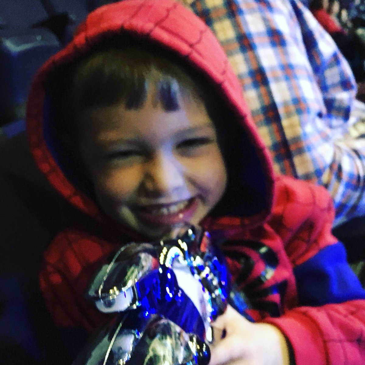#MarvelUniverseLIvE