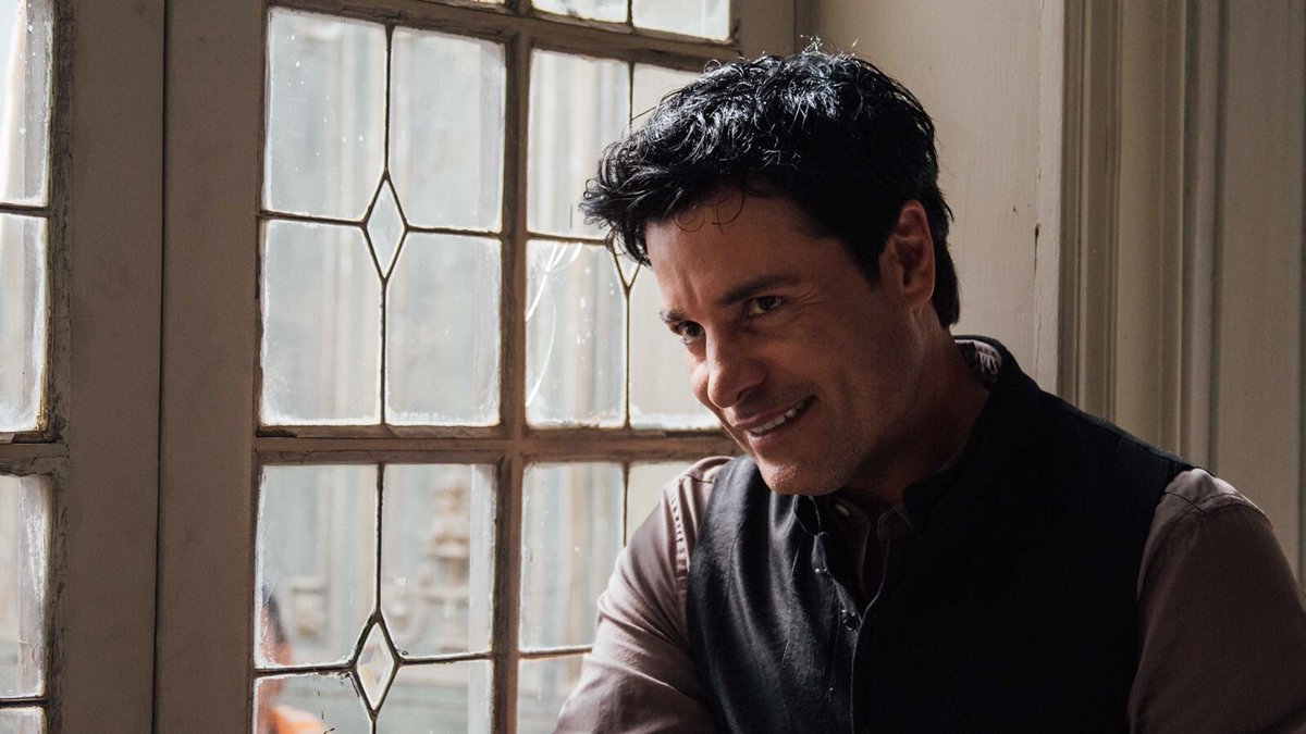 CHAYANNEMUSIC's tweet photo. Nuevo video muy pronto ¿Quién está listo? #DiQueSientesTu https://t.co/VitQIOAwp2