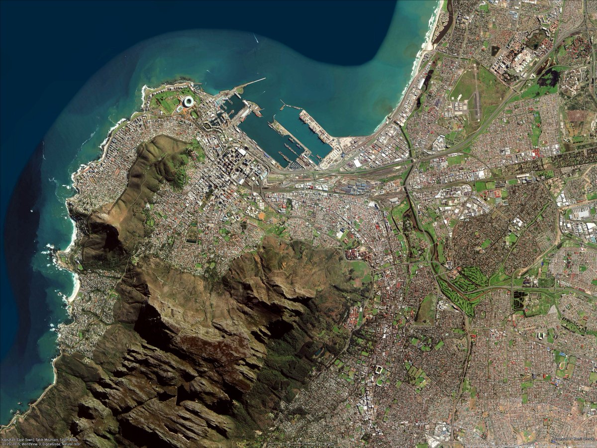 Onosz's tweet photo. different sensors 🛰️ different perspectives 🔍 ... #CapeTown #Kapsztad #SouthAfrica 🇿🇦 #Sentinel-2 [fig.1 @CopernicusEU]  #WorldView-3 [fig.2 @DigitalGlobe] #SkySat [fig.3 @planetlabs] #3dcitymodelling [fig.4 @googleearth] #remotesensing #satellite #GIS  🔁RT! https://t.co/wwDOGfJxMn