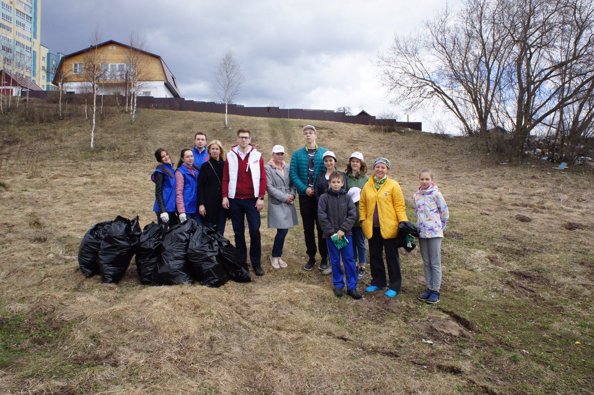 Молодогвардейцы во главе с <a href="/NKurochkin/">Никита Курочкин</a> провели субботник совместно с ТОС "Левобережье". Убрали набережную р.Уводь в районе Авдотьино
<a href="/Olia_Ivanova37/">Ольга Иванова</a> <a href="/Denisssoff99/">Денисов Даниил</a> @JuliaRover