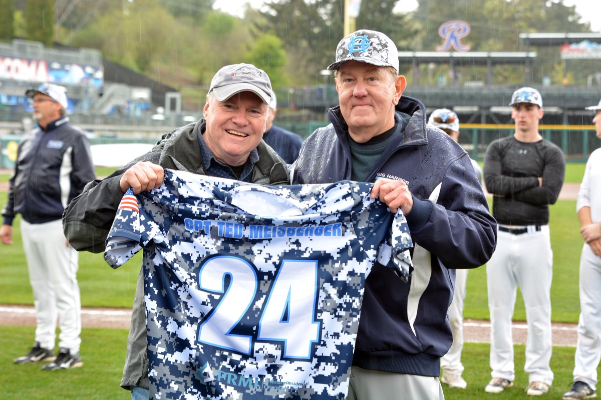 TidesGh's tweet photo. Coaches and players honoring those that served in the armed forces at the “Tribute to the Troops” game on Saturday. #honor #veterans #usa #baseball https://t.co/xddhZgxenH
