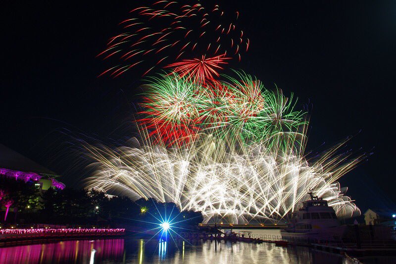 横浜 八景島シーパラダイス公式 Rt Movie Show シーパラダイス 花火シンフォニア 25th Anniversary 5月8日に開園25周年を迎えるシーパラダイス 今年のgwは 25周年を祝う記念の花火だ いつもよりちょっと豪華な花火シンフォニアから目が離せないっ