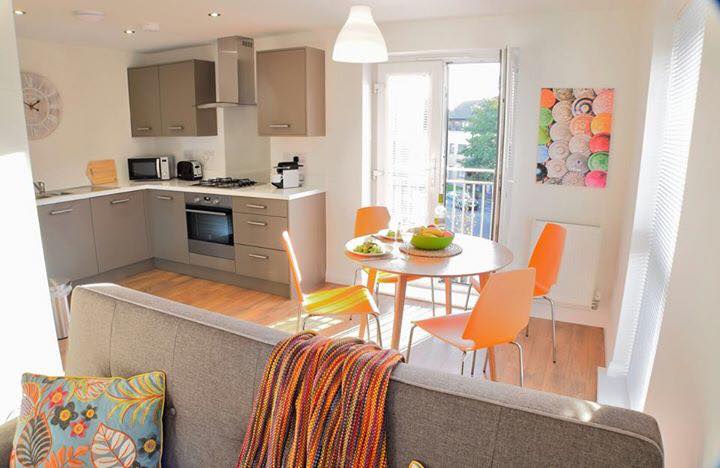 LandlordSmart's tweet photo. When furnishing a property, the simplicity and elegance of a minimalist design and approach is one of the best. Here are some great examples of a simple yet elegantly furnished property by @TreelineProp1

#TreeLineProperty #MinimalistDesign #Tips https://t.co/gTMAO8K8Di
