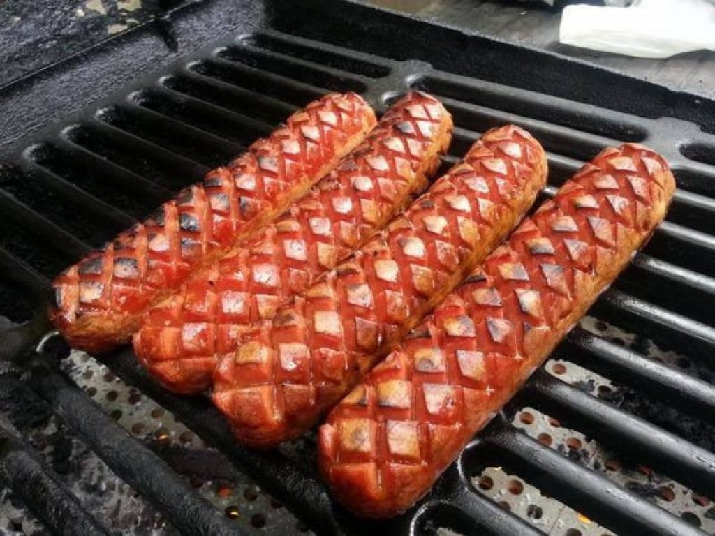 Slotdog #Hotdog Scorer Keeps Condiments Exactly Where We Want 'Em is.gd/DDBjUH #Foodporn #Tailgating