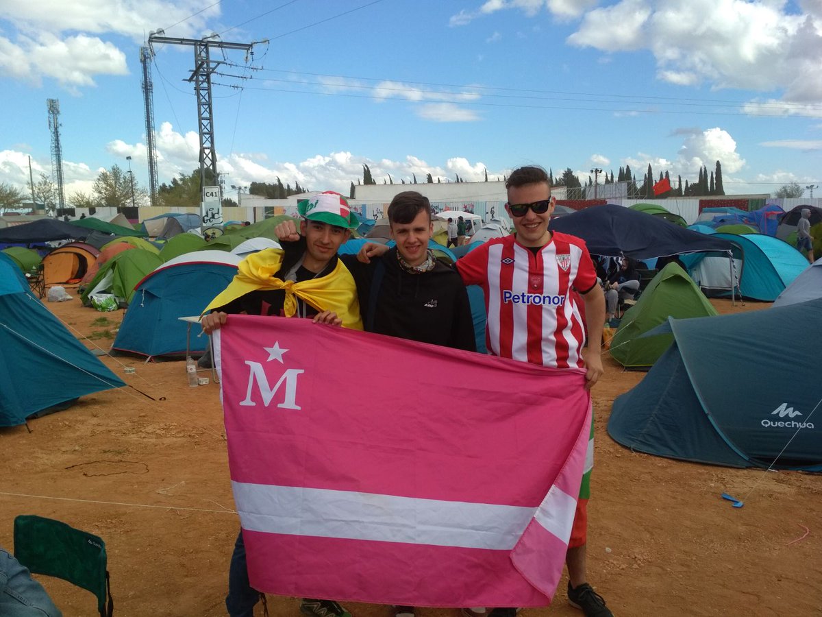ikerllaguno's tweet photo. Conquistando las fronteras del Viña Rock a grito de SPONTIAK!! #fascismodelbueno  @VidaModernaOML @IgnatiusFarray @VinaRockOficial https://t.co/SDdLv0ZqKf