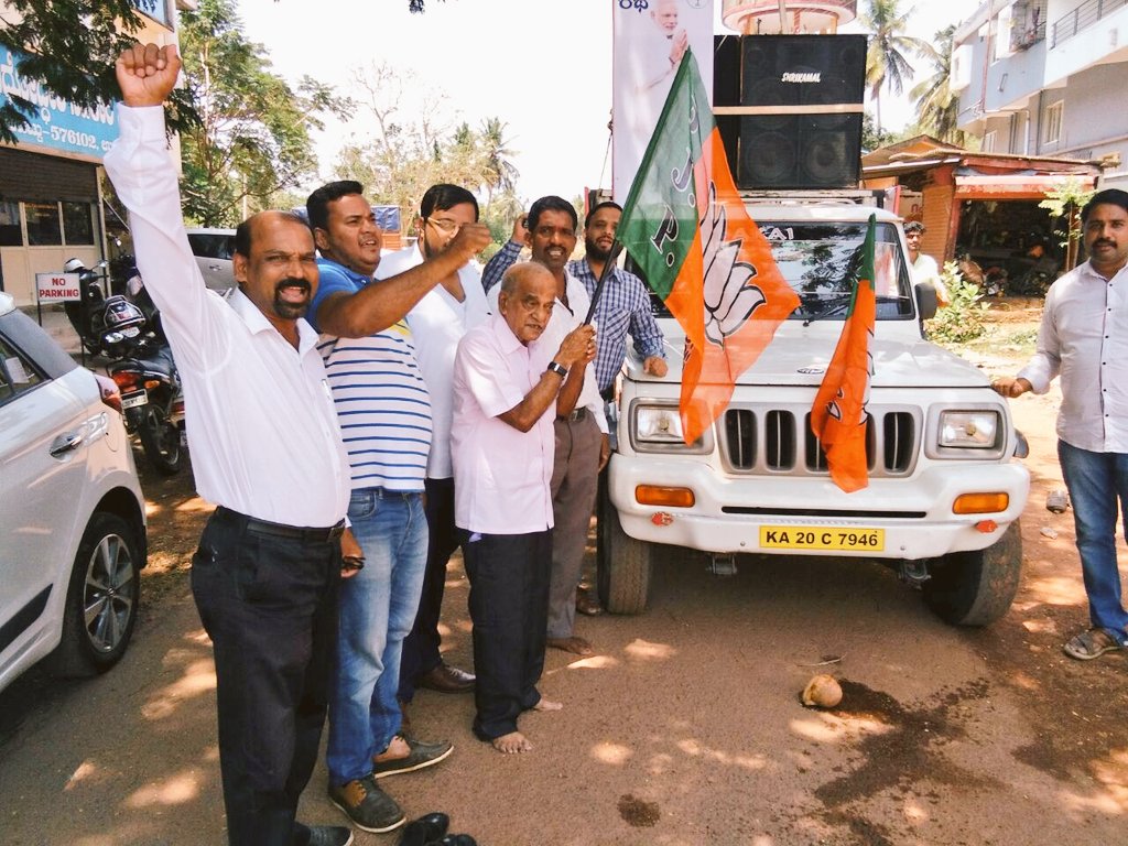 RaghupathiBhat's tweet image. #ModiIsComing RathaYatra across #Udupi prior to #ModiInUdupi program on 1st May was launched today at #Udupi. #NarendraModi #KarnatakaTrustsModi #Bhat4Udupi #BJP4Udupi #BJP4Nation #BJP4Karnataka #KarnatakaElections2018 #KarnatakaElection2018 #ModiFor2019 #Modi #modi4myindia #NAMO