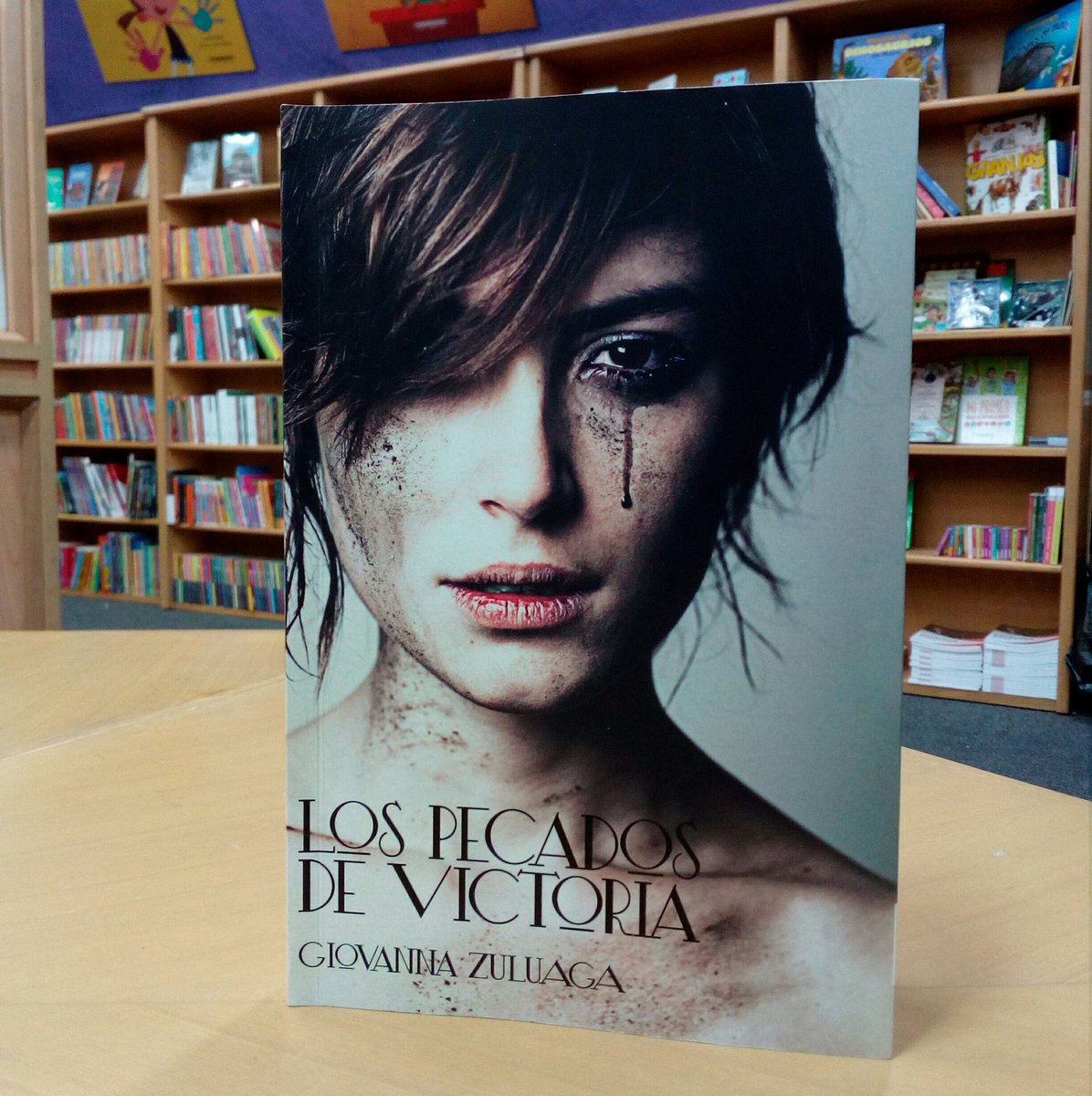 GiovannaZuluaga's tweet photo. Puedes encontrar mi libro #LospecadosdeVictoria en el pabellón 3 stand 333 @CalixtaEditores presente en la #FILBo2018
Disfruta del drama, el romance y el erotismo en este libro basado en hechos reales
#sentirlasideas #yoleocolombiano #yoleoautoras #literatura https://t.co/XNprEjnvwa
