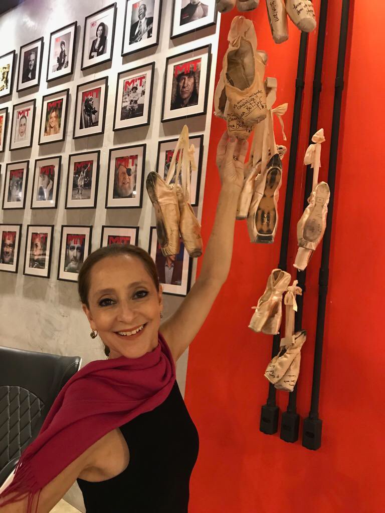 Ana_Botafogo's tweet photo. Shopping JK-SP                               Espaço Mitsubishi                           Por: Thomas Kolisch https://t.co/PTPEd806th