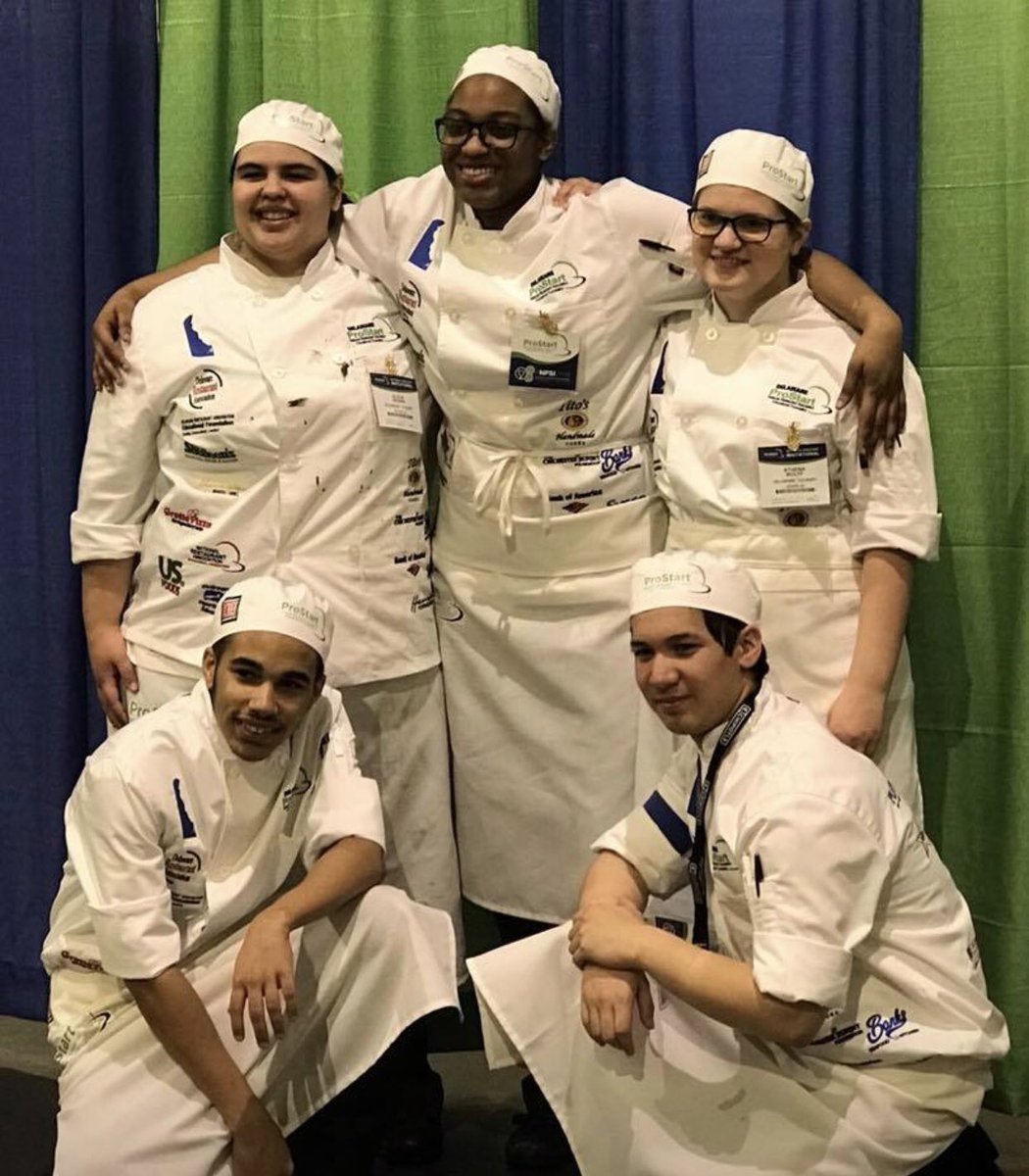 trina_stump's tweet photo. Dover High Culinary Team!!! Amazing kids!!! #NPSI2018 #Doverhighschool https://t.co/gQsmmWmpDj