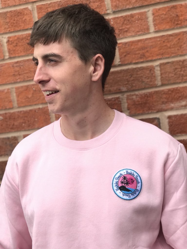 pinandpatchuk's tweet photo. SELLING: ⭐️ BRAND NEW ⭐️ CUSTOM MADE SWEATSHIRT “Waikiki Beach” 🏝 head over to my Depop profile to shop! https://t.co/QK52yChtWm 📦 #Depop #onlineshop #shoponline #Sweatshirt #style #fashion https://t.co/8heIRuijAs