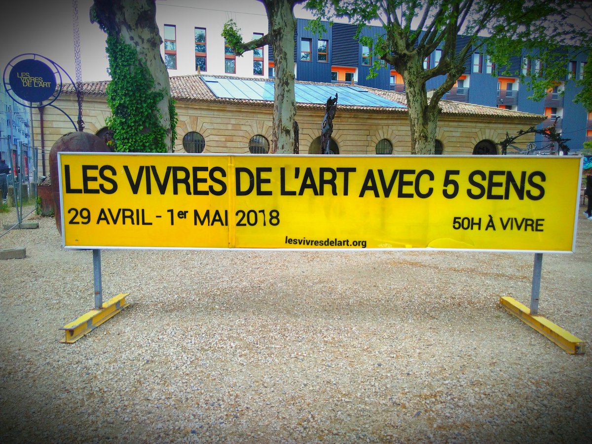 Coupe_Court's tweet photo. On est heureux de participer aux "50h à Vivre" de @LesVivresdelArt à @Bordeaux célébrant la fin de 10 ans de tvx !
@Coupe_Court fera une project° de courts métrages le lundi 30 avril à 7h du mat' dans le cadre de la programmat° de 50h sans interruption sous le signe des 5 sens 😎 https://t.co/rjPZnVa1GD