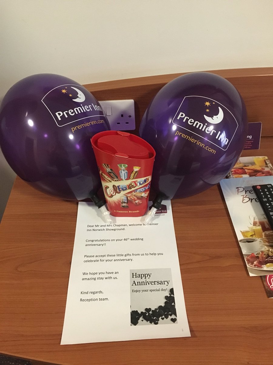 Congratulations to these guests for being together for 46 years. The prosecco  is in the fridge guys #piwow #mypigradjounrney