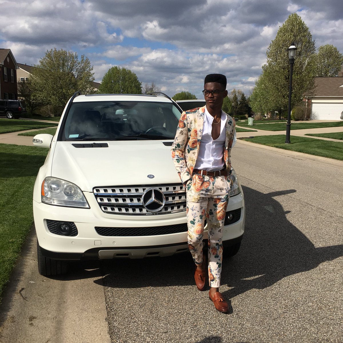 jjwat21TF's tweet photo. #WestProm #Prom2k18 @FirebirdTweets https://t.co/hr4heuGZF3