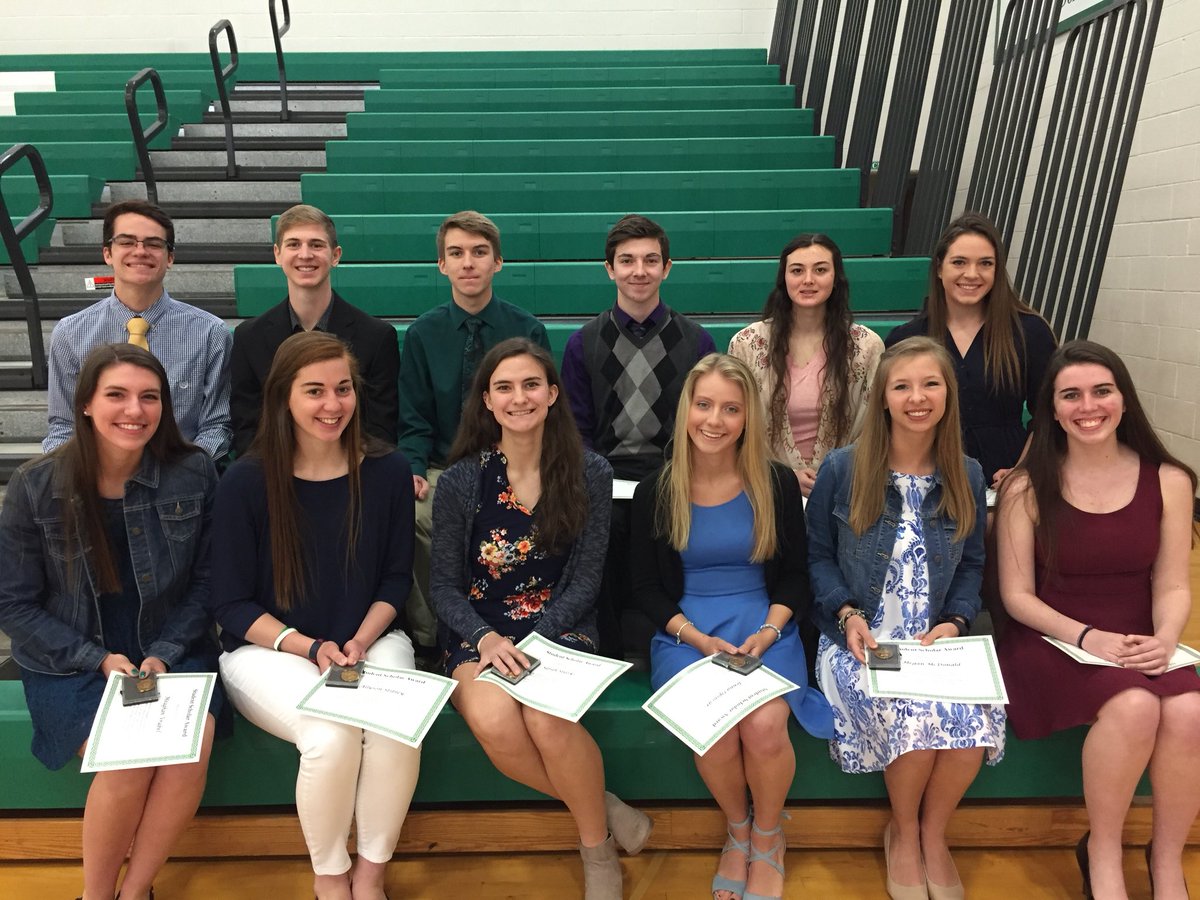 HNGreenwave's tweet photo. Congratulations to the freshman, sophomore, junior and senior students who were honored at today’s Academic Banquet! These young men and women are all in the Top 10% of their respective classes at Holy Name. https://t.co/5YiTljbvCZ