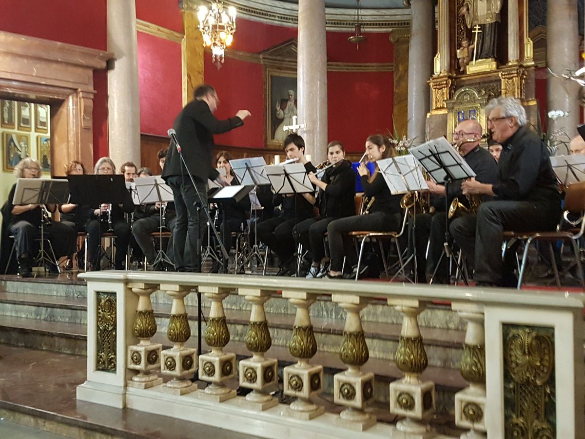 LEMiJPC's tweet image. Ara mateix super concert de la Ravals' Band amb @bgpg77 a la direcció. #Barcelona #clarinetrucos #Raval @Bcn_CiutatVella