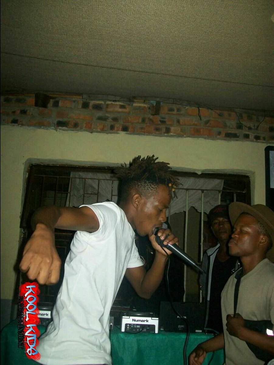 Koolkids_Enter's tweet photo. - Cyber Phobique - Disparate Gee - Ethological Gee  and Kidd Ez This are talented musicians that kept people entertained at moonlight on the 27th of April https://t.co/5WXqjmDy2z