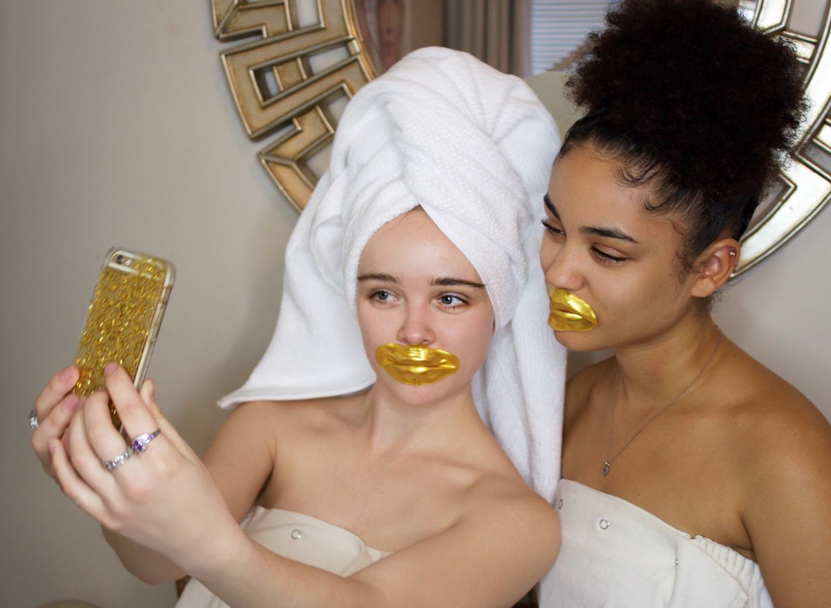 MySkinEvolution's tweet photo. The @LonVitalite Gold Collagen Lip Mask helps to replenish your lips with natural collagen to leave them hydrated, luscious and plump. Pick up the #LonVitalie Selfie Prep Kit featuring this lip mask at your next visit to #MySkinEvolution or online here: https://t.co/mz07ANSVQN https://t.co/BEXuuNlgrn