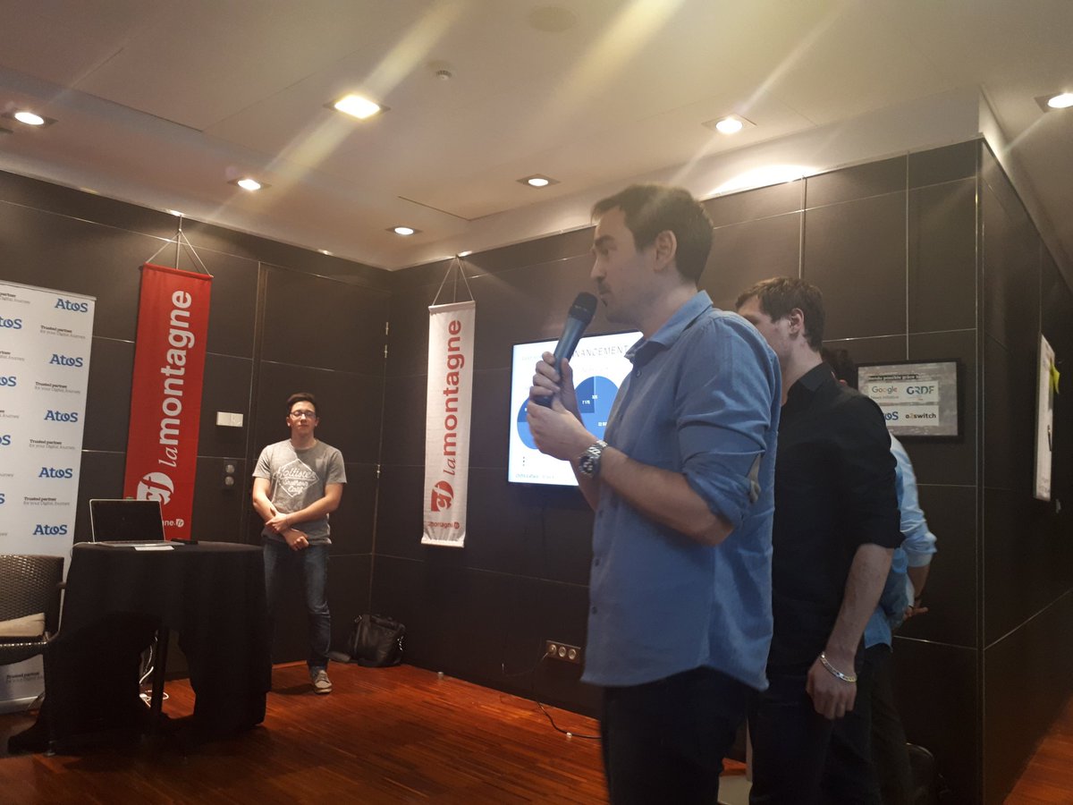 Yann_FP's tweet photo. Le projet EasyNews veut se faire un réseau social d'information locale en direction des étudiants notamment #mediackathon avec des financements Premium et de publicité ciblée cc @lacoule https://t.co/x87goORafP