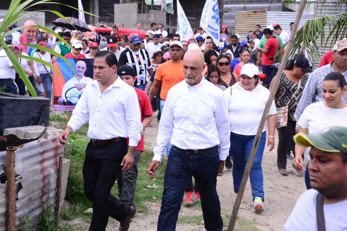 RuthPerezM's tweet photo. Sin parar, porque sólo así se conocen las necesidades de la población, es como el candidato de la coalición #PorTabascoAlFrente a la alcaldía de #Centro @JaimeMier_T llega al día de 16 de actividades proselitistas, se encuentra recorriendo la col. Francisco Villa https://t.co/CRZVu00OaS