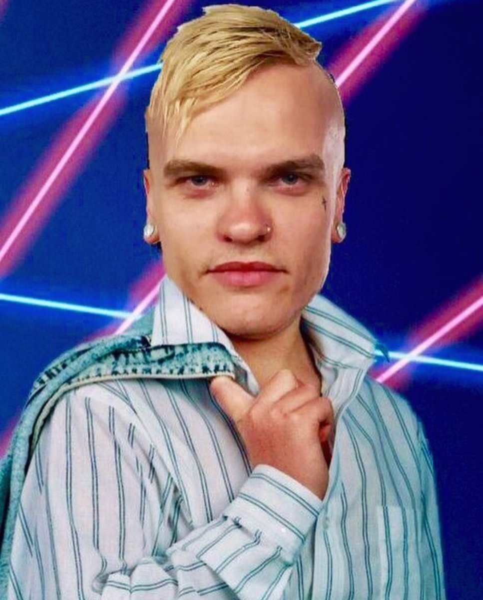 Star quarterback for the 93’ Tigers, and voted most popular, Steve Forrest says that when he grows up he wants to “surf every break on the planet and just ride the gnarliest waves bro” #schoolpictures #whenigrowup #90s #nashville #rocknroll #drums #cunningalloveryourface