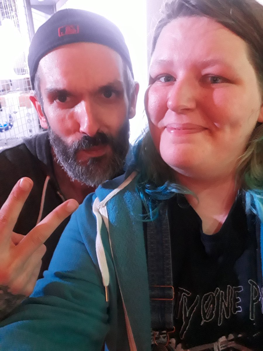 MamselleG's tweet photo. Seeing @pleymo_officiel. This band from your teenage years that stopped music when you were just becoming an adult, you think you forgot them but can still scream all the lyrics from the bottom of your lungs. Teenage me never realized how important they were, but they are. https://t.co/T4Sy6NtEbm
