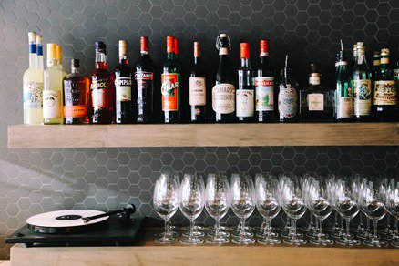 ExploreEdmonton's tweet photo. Because it's almost quittin' time (and you earned it!), here's our guide to the best after work cocktail joints in town: https://t.co/bMOnbkukDY #ExploreEdmonton https://t.co/fI4BN6SeKZ