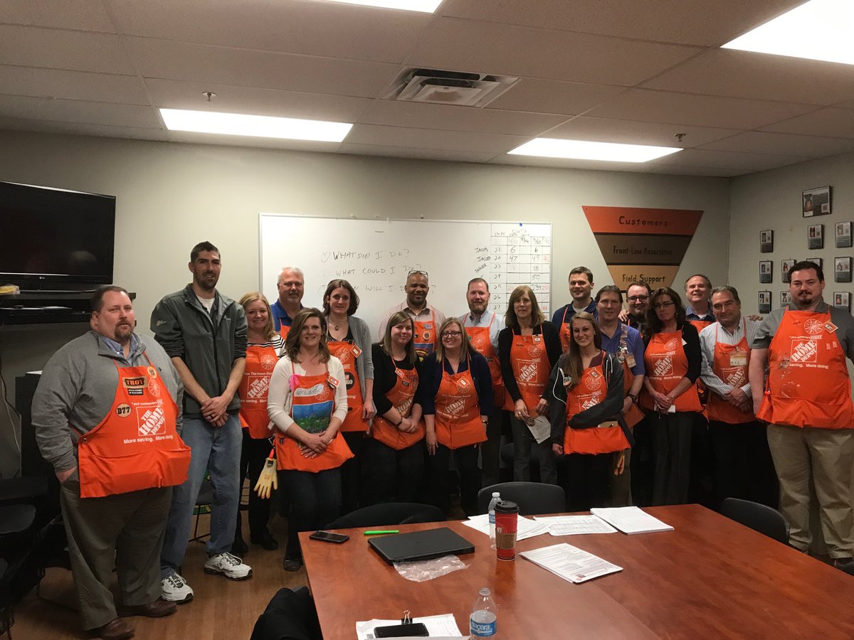 HerbScott6's tweet photo. 1548 having a great DSSW with Mr. Alexander.  #1548strong https://t.co/ch8Ugd1mrY